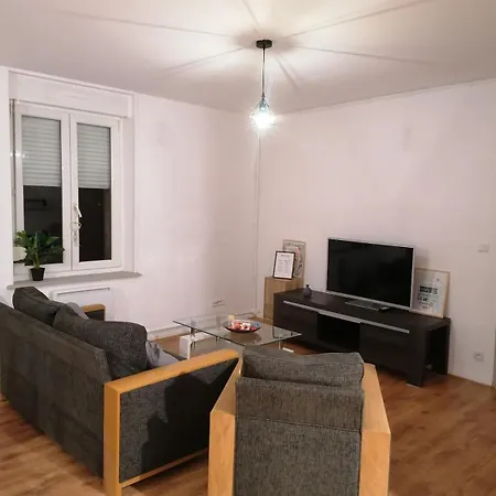 F2 Alyssa Apartment Auboue